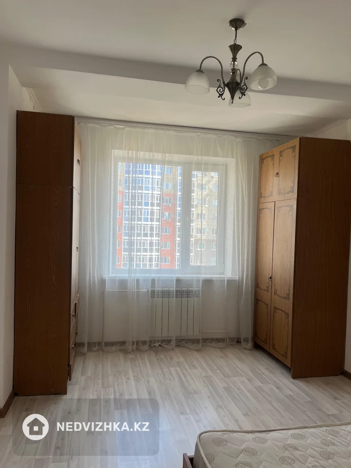 3-комнатная квартира, этаж 4 из 9, 82 м², фотография 5
