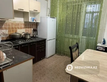 3-комнатная квартира, этаж 2 из 5, 63 м², миниатюра 1