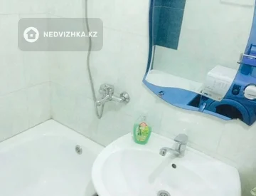 3-комнатная квартира, этаж 2 из 5, 63 м², миниатюра 2