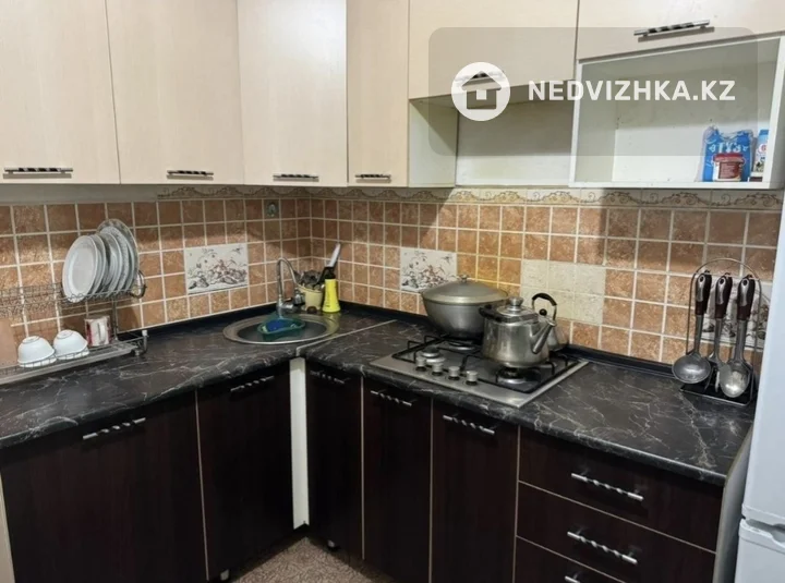 3-комнатная квартира, этаж 2 из 5, 63 м², фотография 3