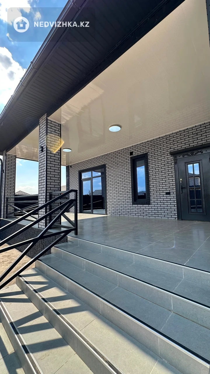5-комнатный дом, 5 соток, 182 м²