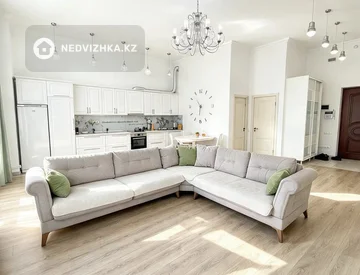 3-комнатная квартира, этаж 4 из 5, 94 м², миниатюра 1