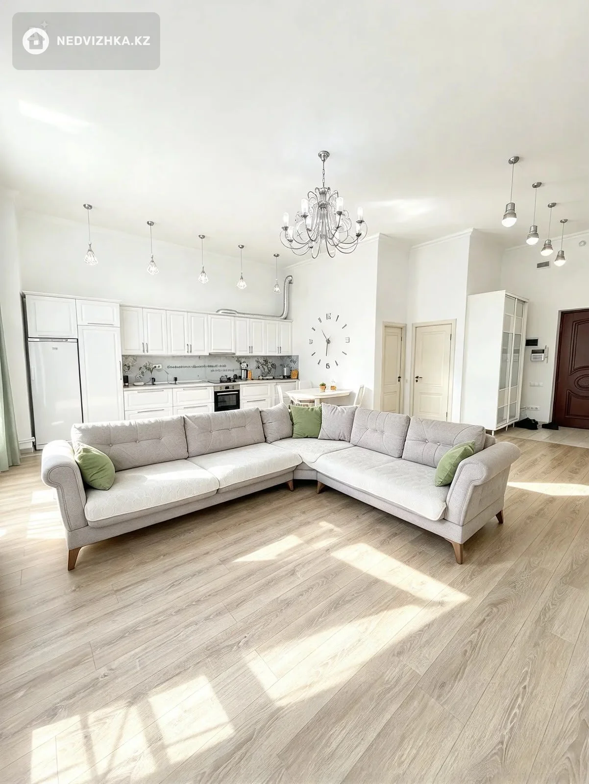3-комнатная квартира, этаж 4 из 5, 94 м², фотография 1
