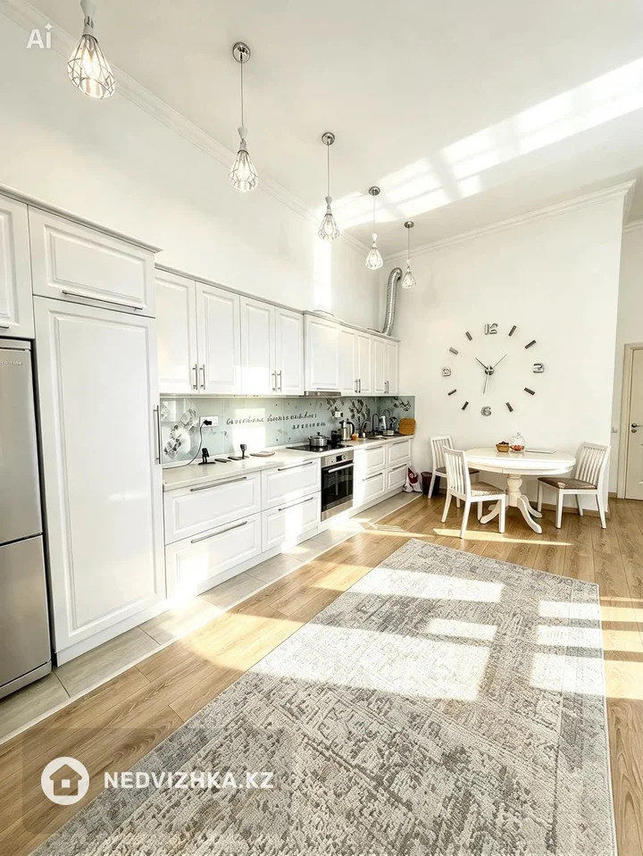 3-комнатная квартира, этаж 4 из 5, 94 м², фотография 3