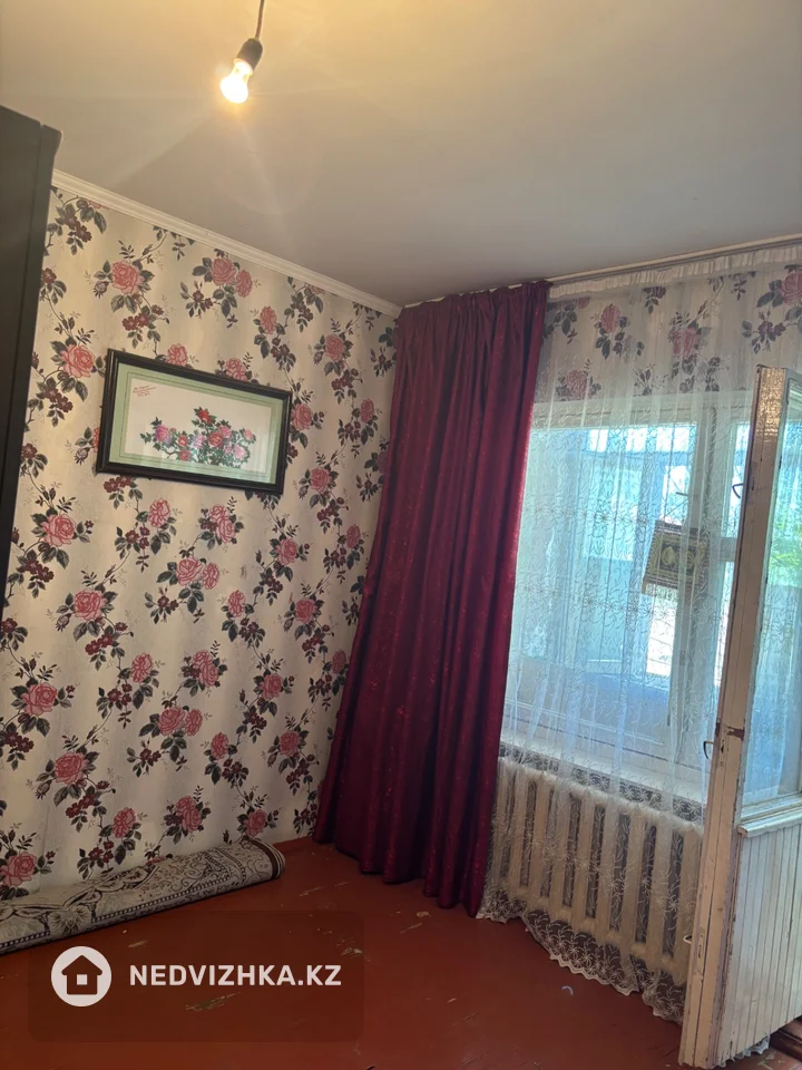 2-комнатная квартира, этаж 1 из 5, 58 м², фотография 3