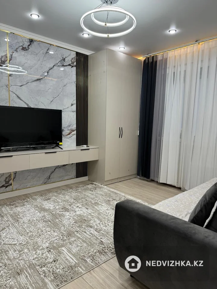 1-комнатная квартира, этаж 14 из 16, 38 м², фотография 2