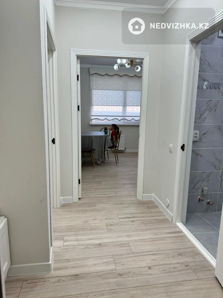 1-комнатная квартира, этаж 14 из 16, 38 м², фотография 3