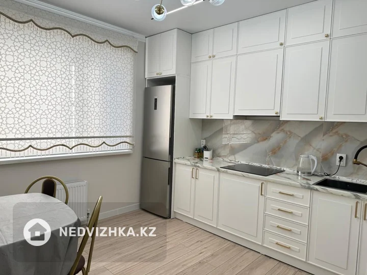 1-комнатная квартира, этаж 14 из 16, 38 м², фотография 4