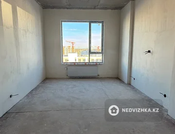 2-комнатная квартира, этаж 12 из 12, 46 м², миниатюра 2