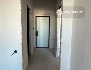 2-комнатная квартира, этаж 12 из 12, 46 м², миниатюра 4