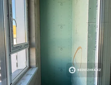 2-комнатная квартира, этаж 12 из 12, 46 м², миниатюра 7