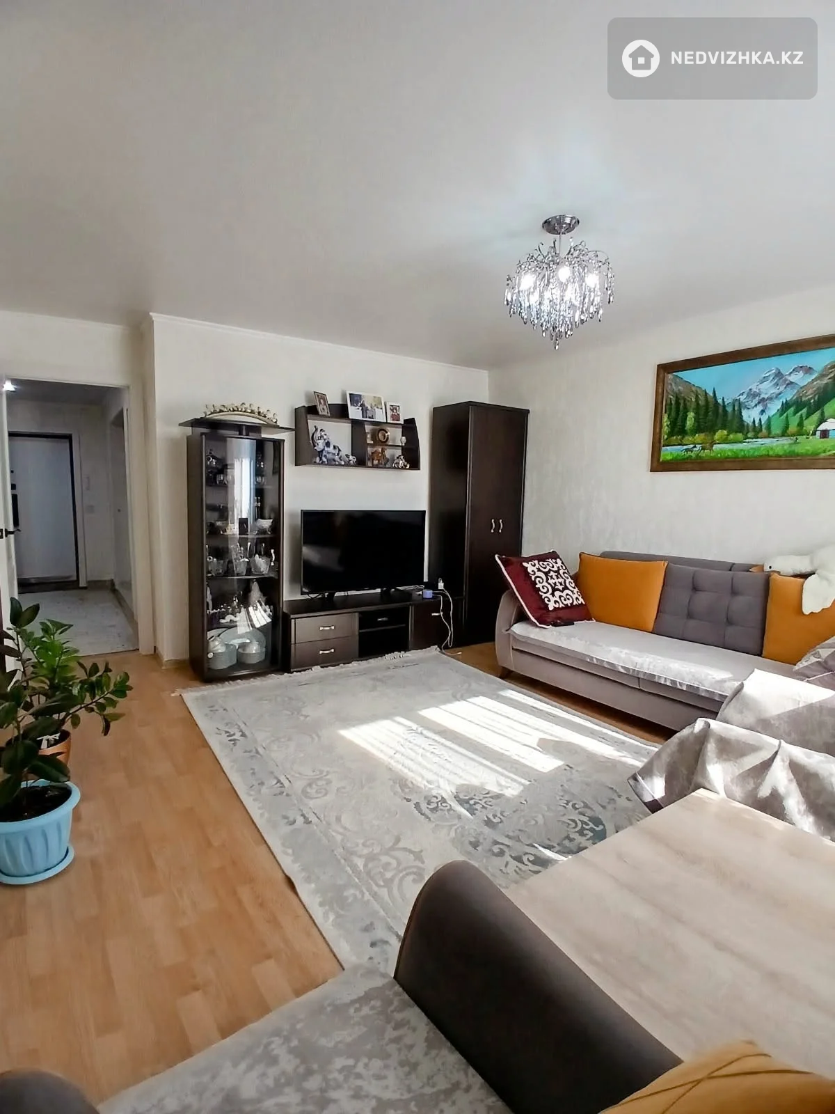 3-комнатная квартира, этаж 8 из 9, 76 м², фотография 1