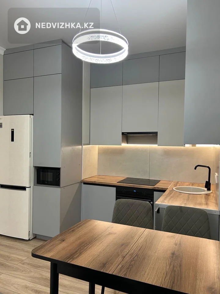 3-комнатная квартира, этаж 6 из 17, 65 м², фотография 2