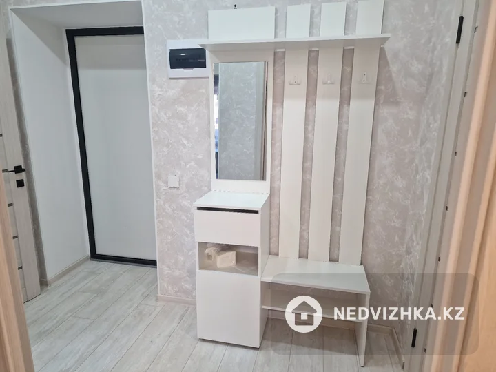 1-комнатная квартира, этаж 4 из 9, 43 м², На длительный срок