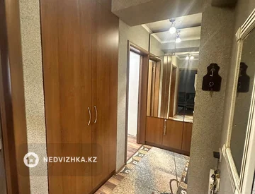 3-комнатная квартира, этаж 4 из 5, 65 м², На длительный срок, миниатюра 5