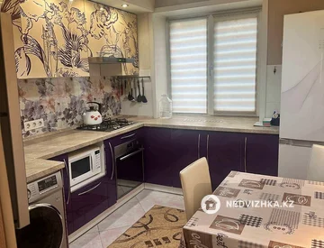 3-комнатная квартира, этаж 4 из 5, 65 м², На длительный срок, миниатюра 10
