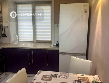 3-комнатная квартира, этаж 4 из 5, 65 м², На длительный срок, миниатюра 11