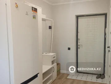 1-комнатная квартира, этаж 2 из 5, 27 м², миниатюра 2