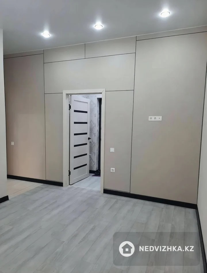 1-комнатная квартира, этаж 4 из 10, 45 м²