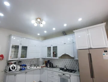 4-комнатная квартира, этаж 1 из 10, 131 м², миниатюра 9