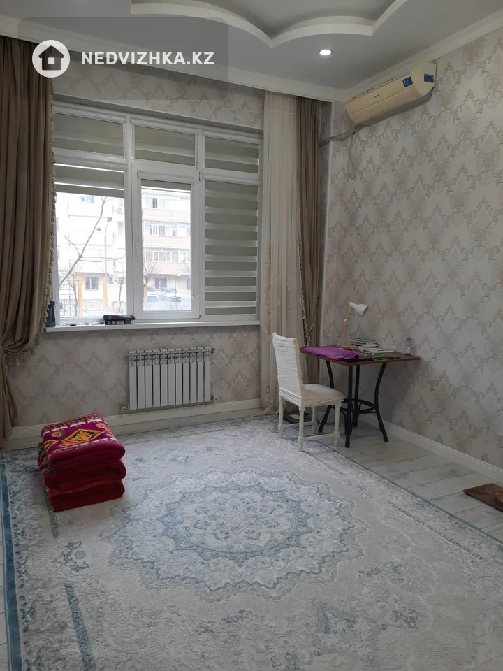 4-комнатная квартира, этаж 1 из 10, 131 м², фотография 4