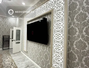 4-комнатная квартира, этаж 1 из 10, 131 м², миниатюра 3
