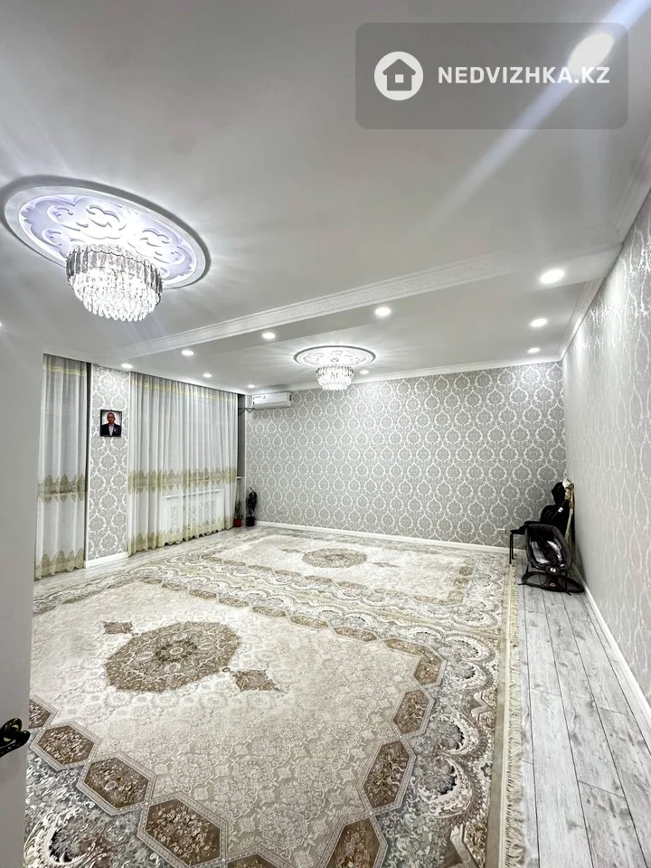 4-комнатная квартира, этаж 1 из 10, 131 м², фотография 2