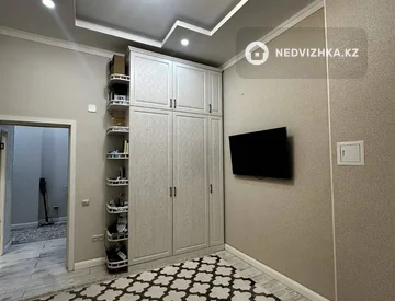 4-комнатная квартира, этаж 1 из 10, 131 м², миниатюра 6
