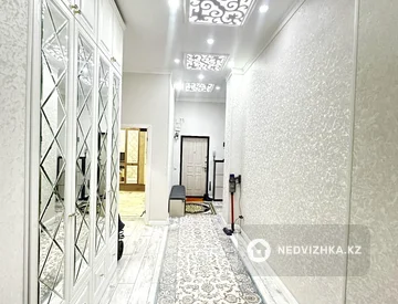 4-комнатная квартира, этаж 1 из 10, 131 м², миниатюра 11