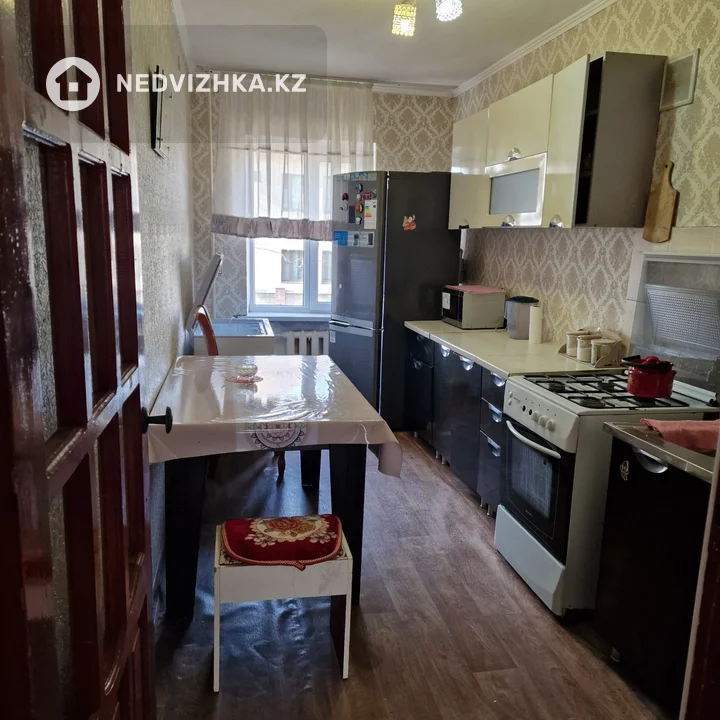 4-комнатная квартира, этаж 2 из 2, 100 м², На длительный срок, фотография 4