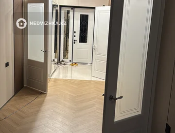 7-комнатный дом, 7 соток, 312 м², миниатюра 1