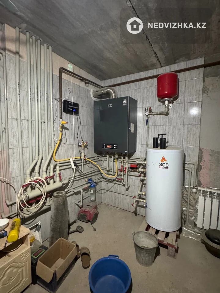 7-комнатный дом, 7 соток, 312 м², фотография 2