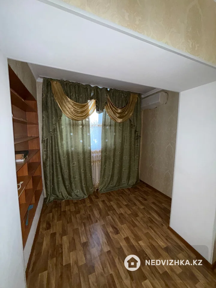 3-комнатная квартира, этаж 1 из 5, 64 м², фотография 3