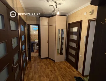 3-комнатная квартира, этаж 1 из 5, 64 м², миниатюра 12