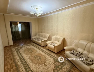3-комнатная квартира, этаж 1 из 5, 64 м², миниатюра 1