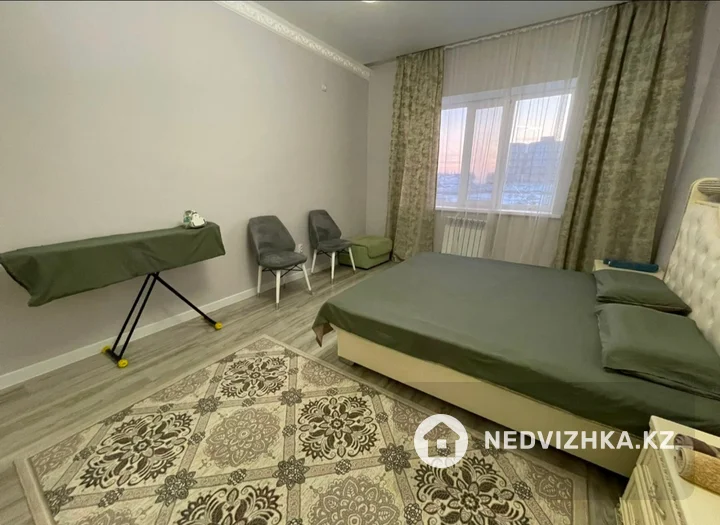 2-комнатная квартира, этаж 2 из 5, 80 м², Посуточно, фотография 4
