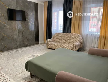 2-комнатная квартира, этаж 2 из 5, 80 м², Посуточно, миниатюра 8