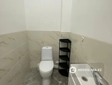 2-комнатная квартира, этаж 2 из 5, 80 м², Посуточно, миниатюра 11