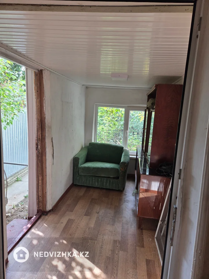 6-комнатная квартира, этаж 1 из 1, 40 м², На длительный срок