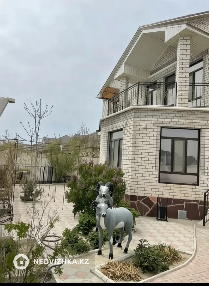 4-комнатный дом, 10 соток, 473 м²