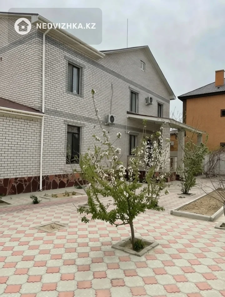 4-комнатный дом, 10 соток, 473 м², фотография 2