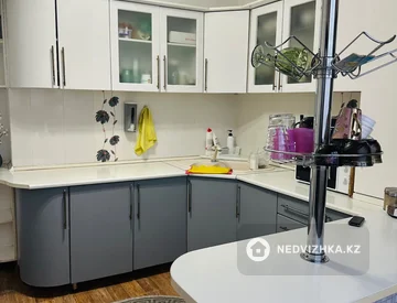 3-комнатная квартира, этаж 9 из 9, 90 м², миниатюра 3
