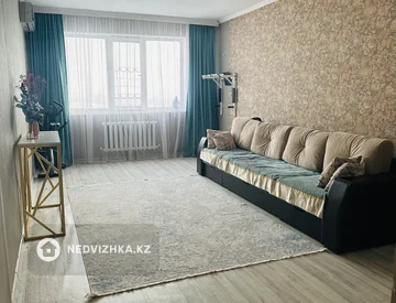 3-комнатная квартира, этаж 9 из 9, 90 м², миниатюра 1