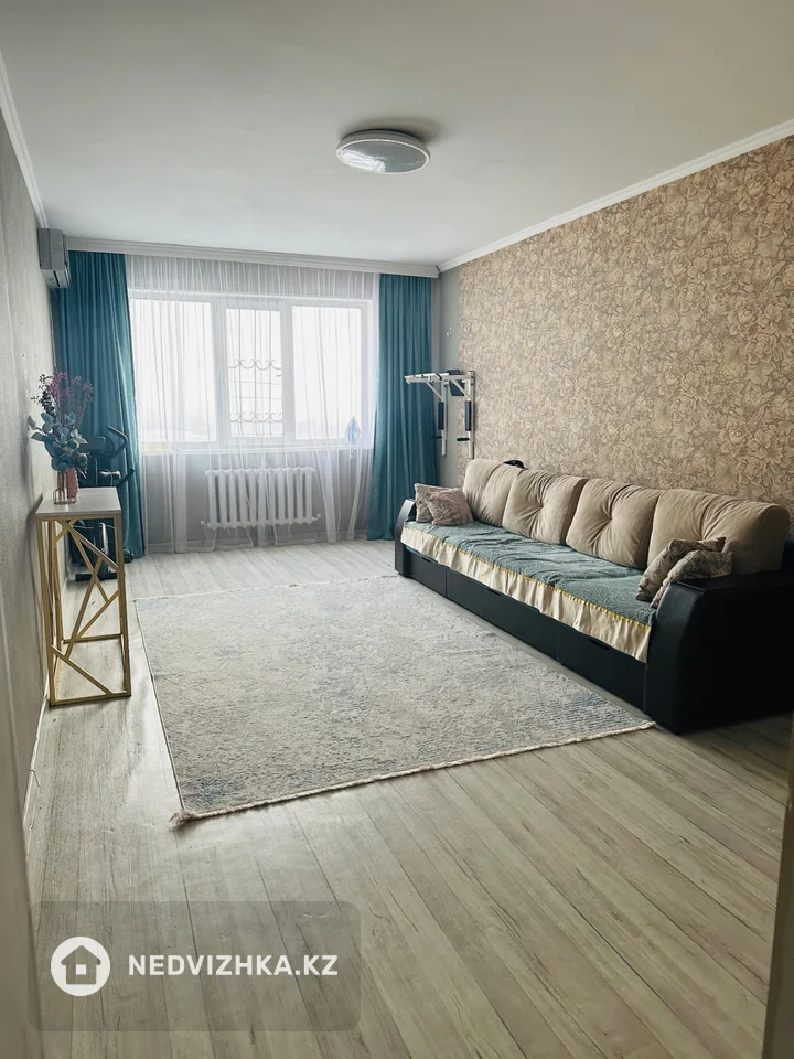 3-комнатная квартира, этаж 9 из 9, 90 м²