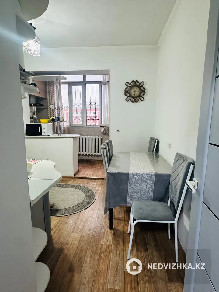 3-комнатная квартира, этаж 9 из 9, 90 м², фотография 4