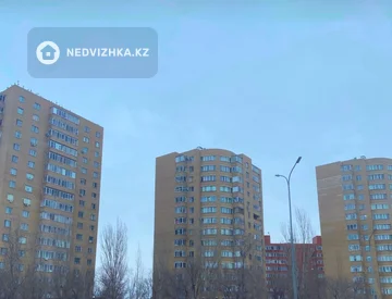 1-комнатная квартира, этаж 14 из 15, 28 м², миниатюра 1