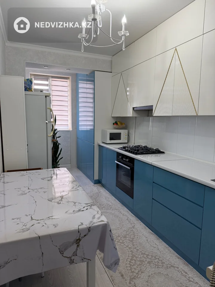 3-комнатная квартира, этаж 3 из 4, 68 м², фотография 2
