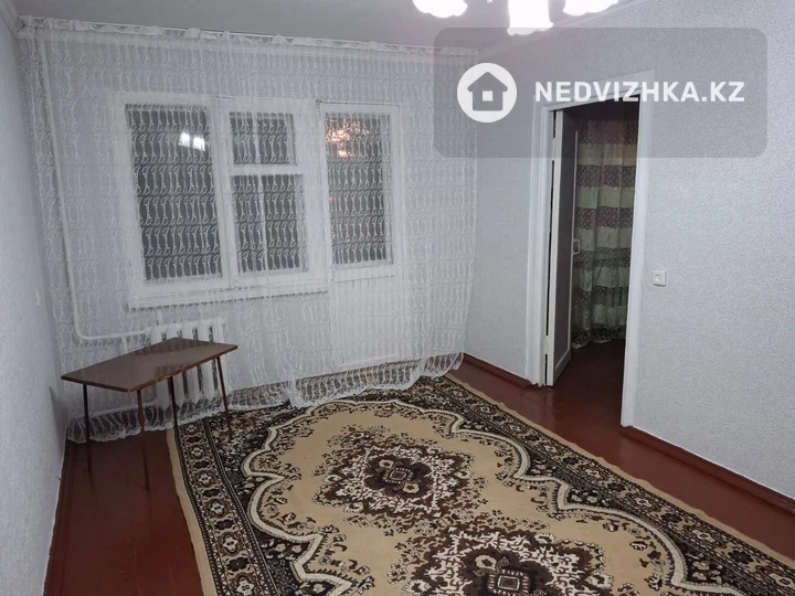 3-комнатная квартира, этаж 3 из 5, 48 м², На длительный срок, фотография 5