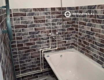 3-комнатная квартира, этаж 3 из 5, 48 м², На длительный срок, миниатюра 6