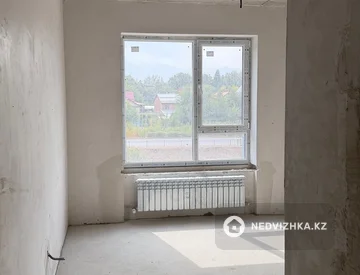 2-комнатная квартира, этаж 4 из 7, 62 м², миниатюра 2